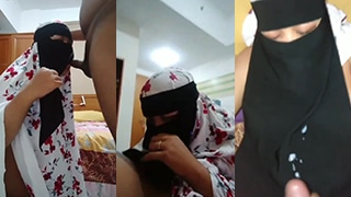 Viral Burqa Girl Sucks and Fucks in Explicit MMS